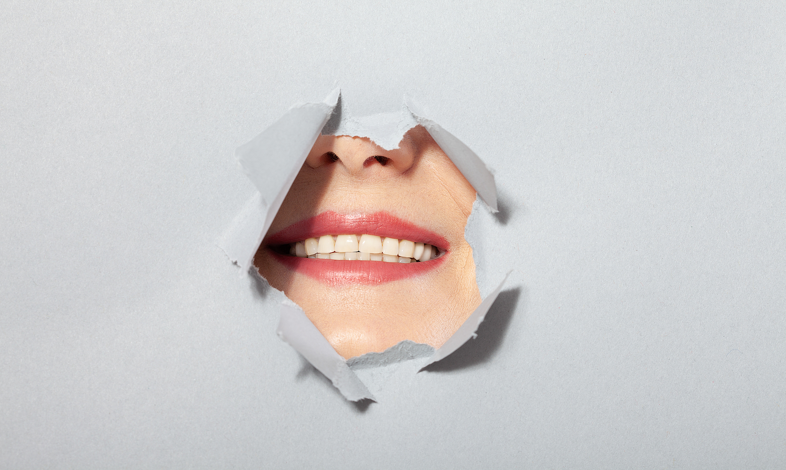 Why You Should Consider Teeth Whitening for A Confident, Radiant Smile